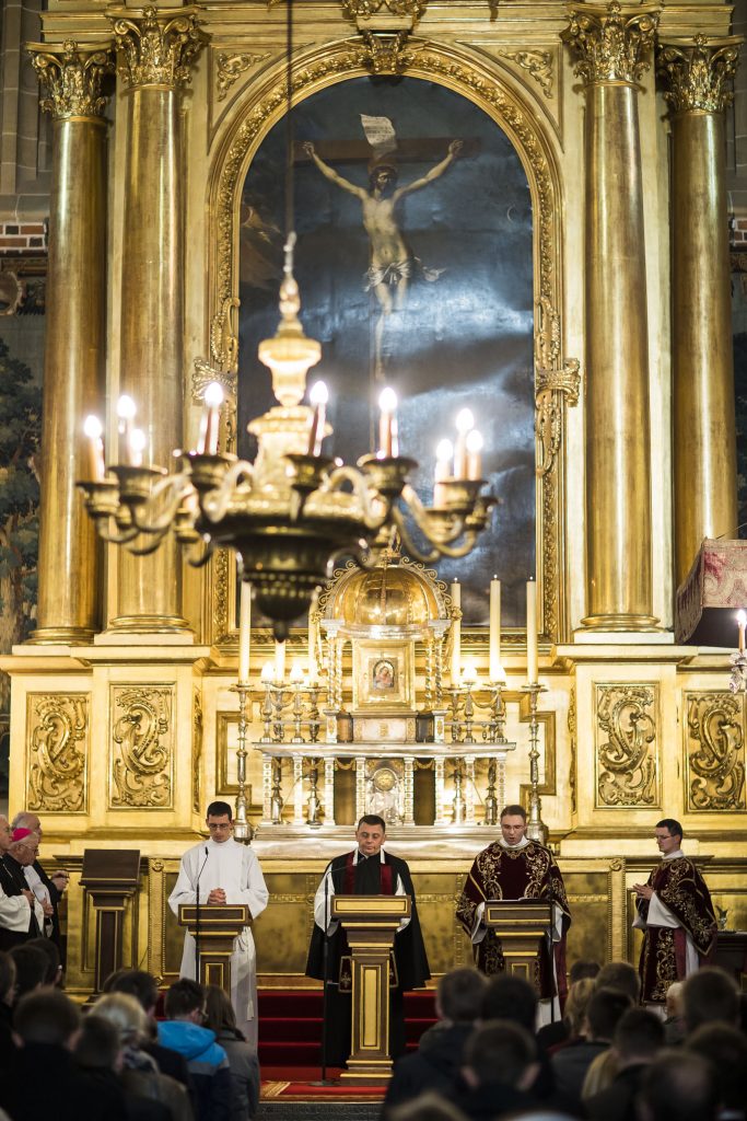 Wielki Piatek w katedrze wawelskiej