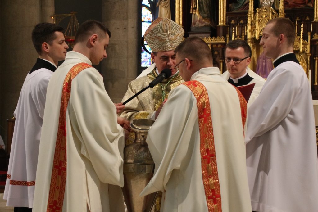 łódź msza krzyżma wielki czwartek