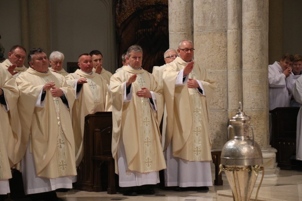 łódź msza krzyżma wielki czwartek