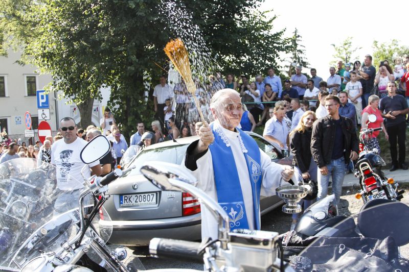 tuchów święcona woda