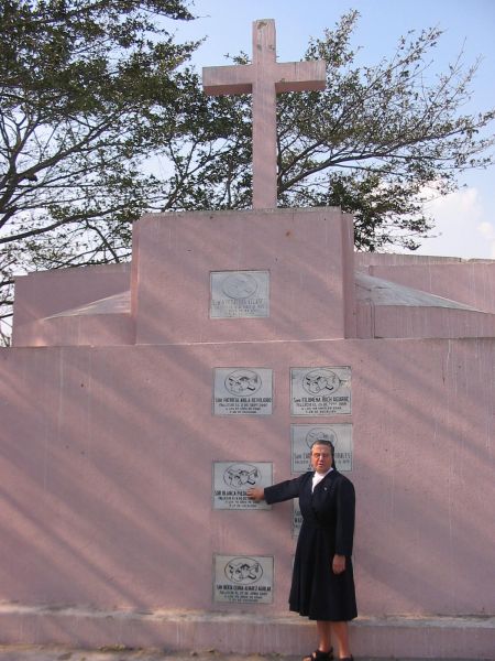 Grób sióstr, w którym pochowano s. Samulowską