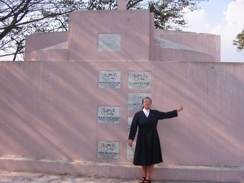 Grób sióstr, w którym pochowano s. Samulowską