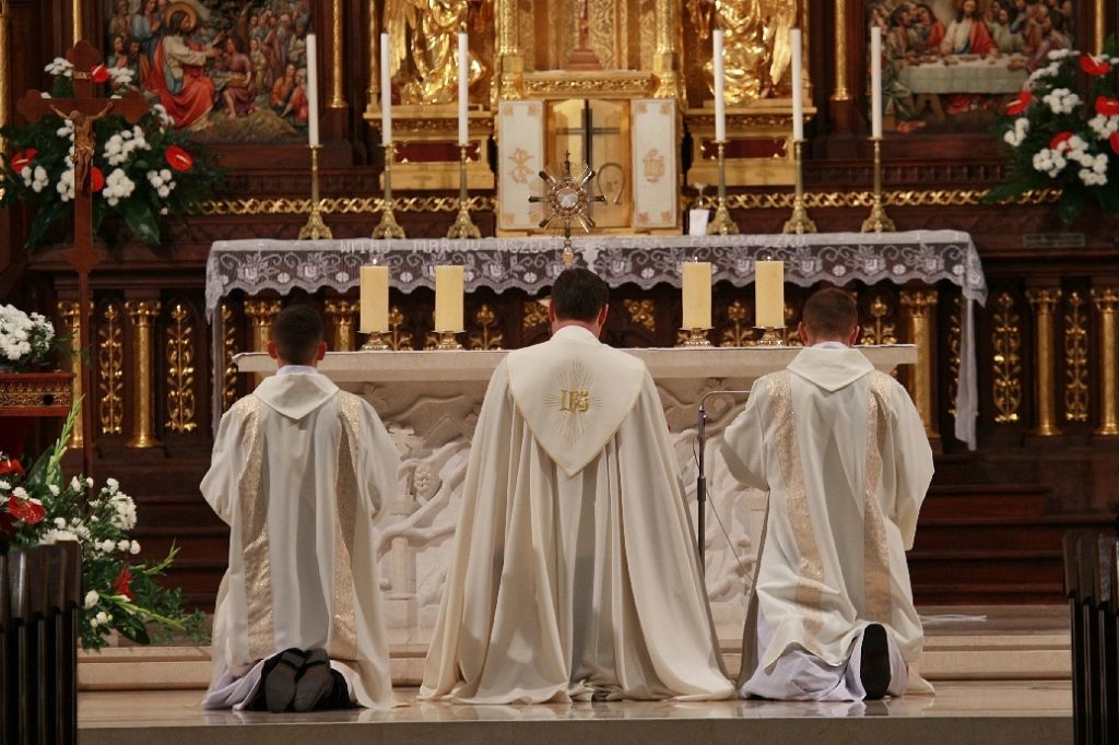 ksiądz kapłan księża