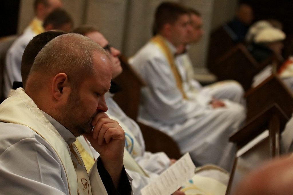 ksiądz kapłan księża