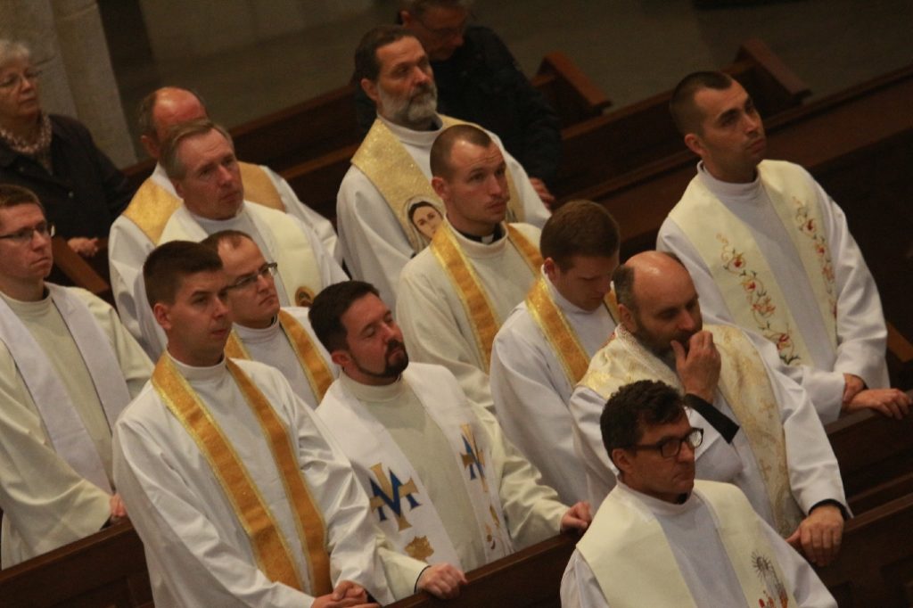 ksiądz kapłan księża