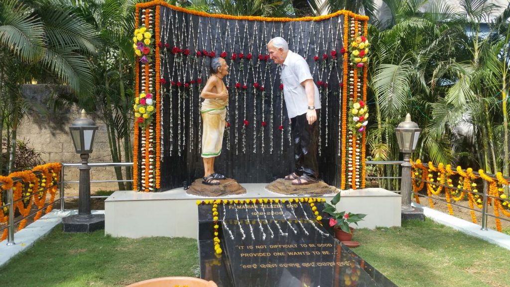 Pomnik o. Mariana Żelazka w Puri