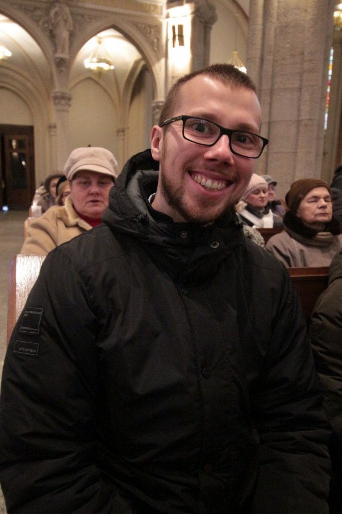 mężczyzna chłopak kościół Msza