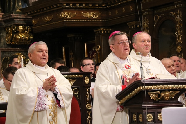 Bp Leszczyński w sanktuarium św. Józefa