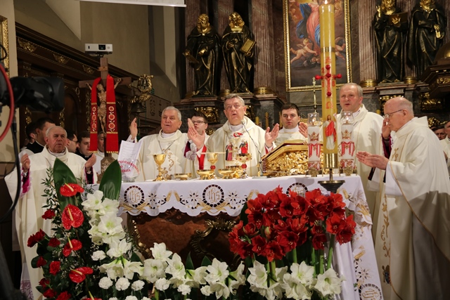 Bp Leszczyński w sanktuarium św. Józefa