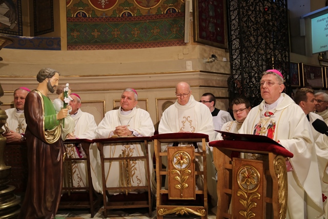 Bp Leszczyński w sanktuarium św. Józefa