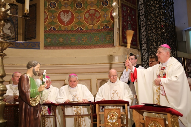 Bp Leszczyński w sanktuarium św. Józefa