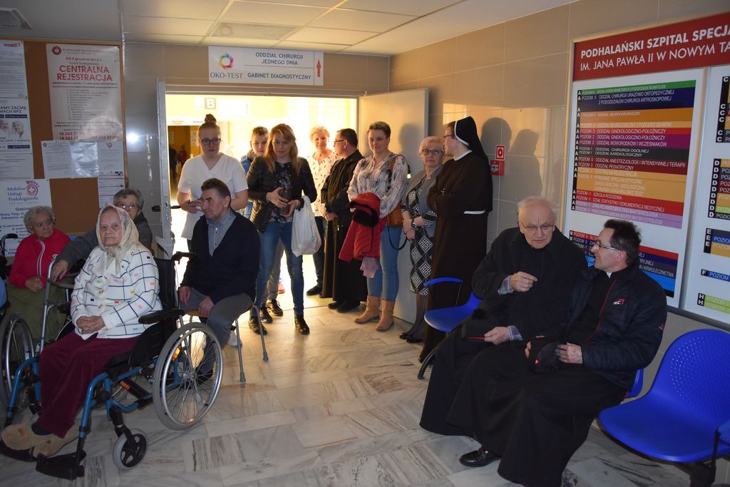 Kard. Dziwisz w szpitalu w Nowym Targu