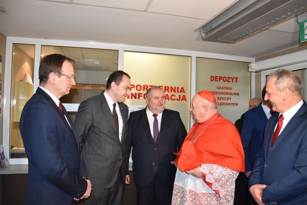 Kard. Dziwisz w szpitalu w Nowym Targu