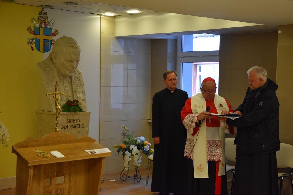 Kard. Dziwisz w szpitalu w Nowym Targu