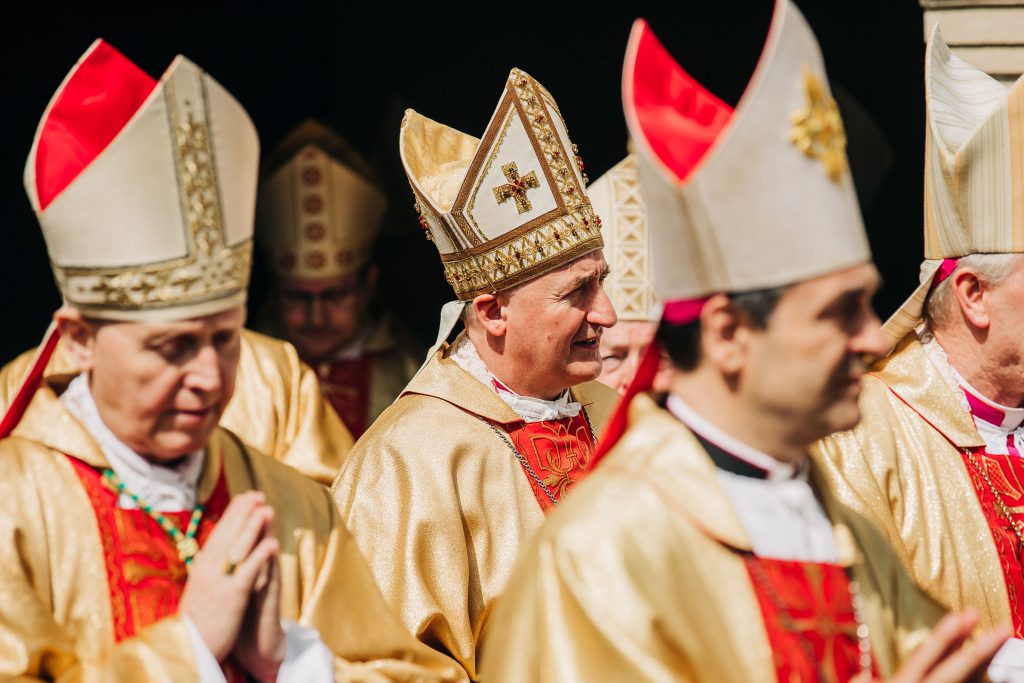 biskupi, episkopat