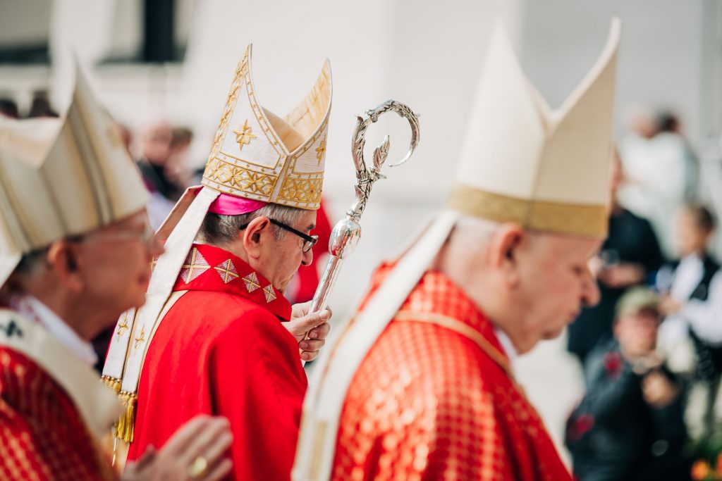 Dziwisz, biskupi, episkopat