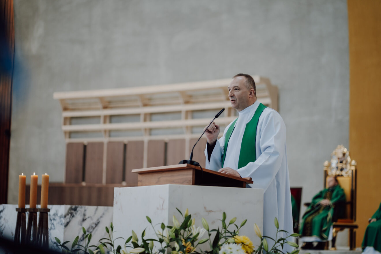 ks-dariusz-kowalczyk-cywilizacj-ycia-budujemy-przez-mi-o-do-boga